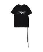 アン ドゥムルメステール、闇夜に浮かぶ“淡く不完全な月”Tシャツをギンザシックス限定で｜写真2