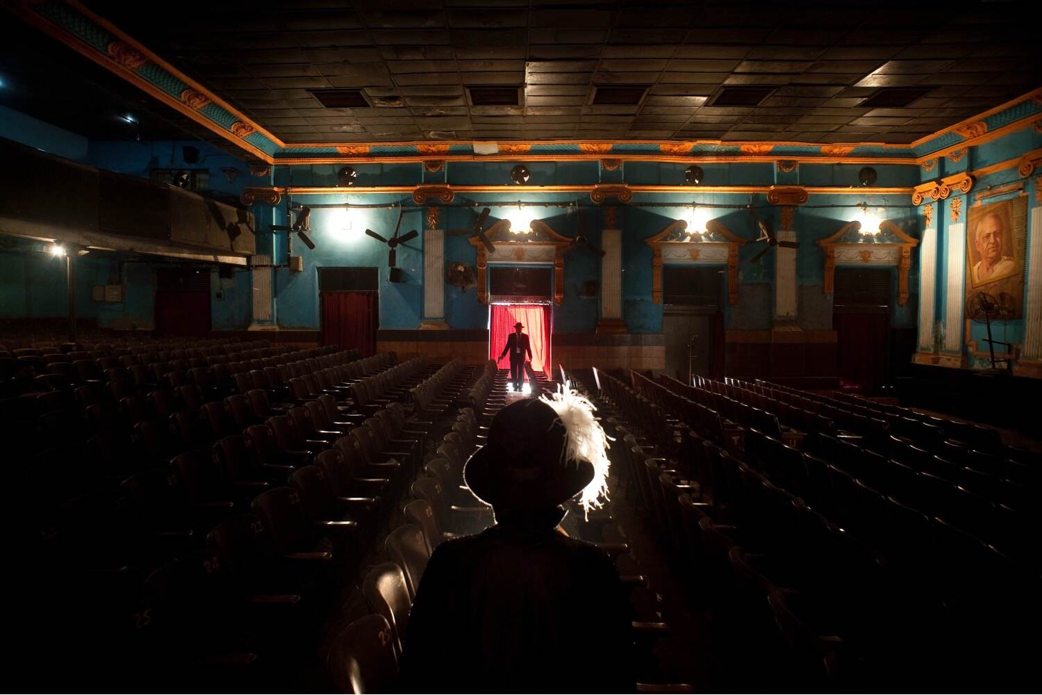 “さまざまな役柄に扮するフォト作品”プシュパマラ・Nの個展がシャネル・ネクサス・ホールで