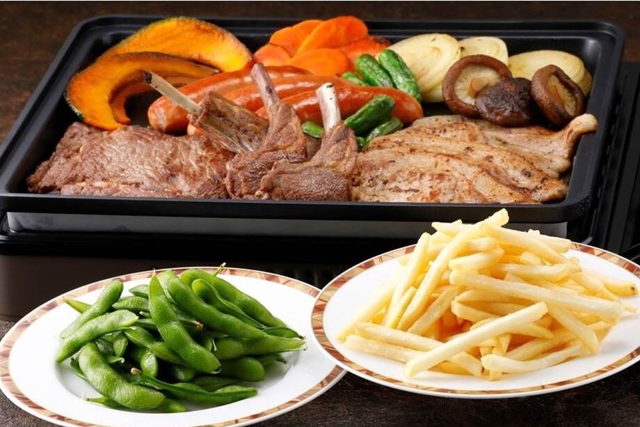 そごう横浜店のビアガーデン“潮風”感じるルーフトップで牛肉＆ラム肉のBBQ