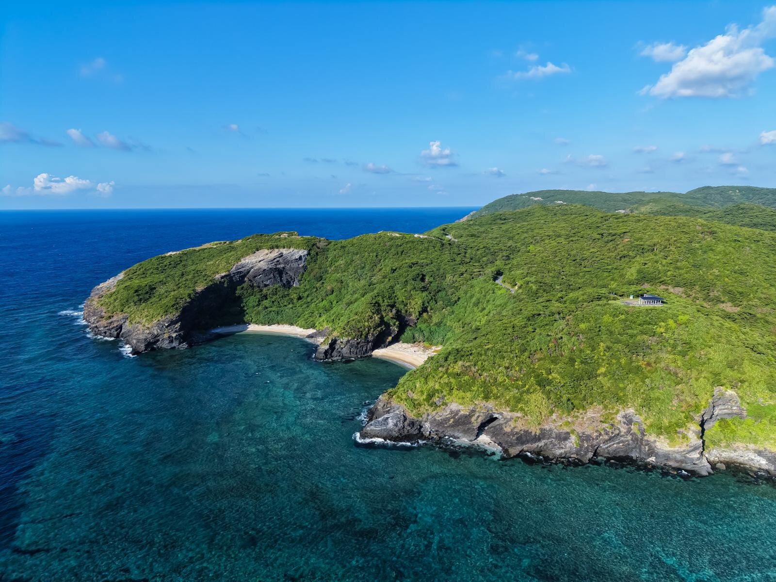 慶良間諸島・座間味の”ケラマブルー”ビーチや絶景展望スポット｜写真40