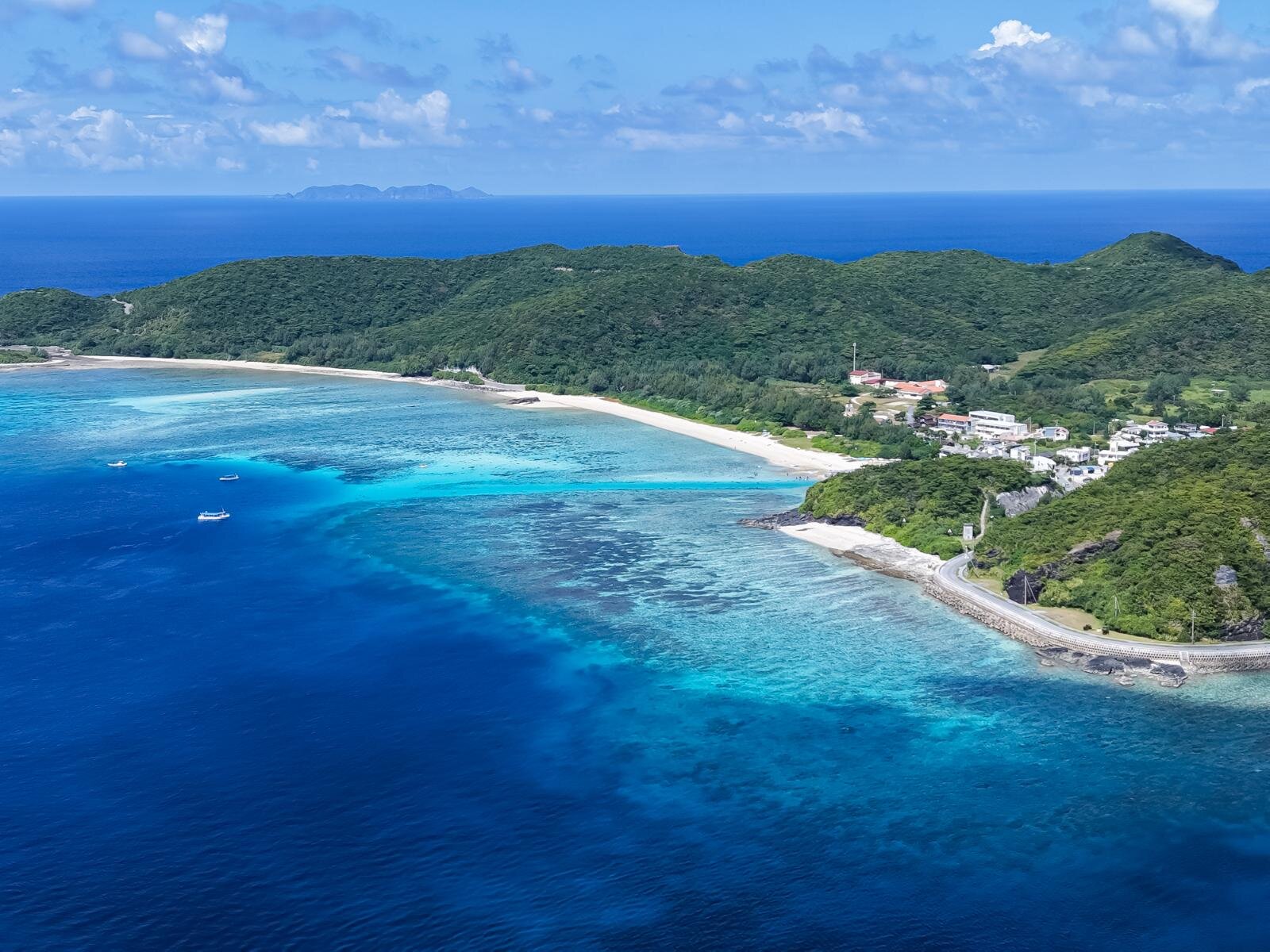 慶良間諸島・座間味の”ケラマブルー”ビーチや絶景展望スポット｜写真15