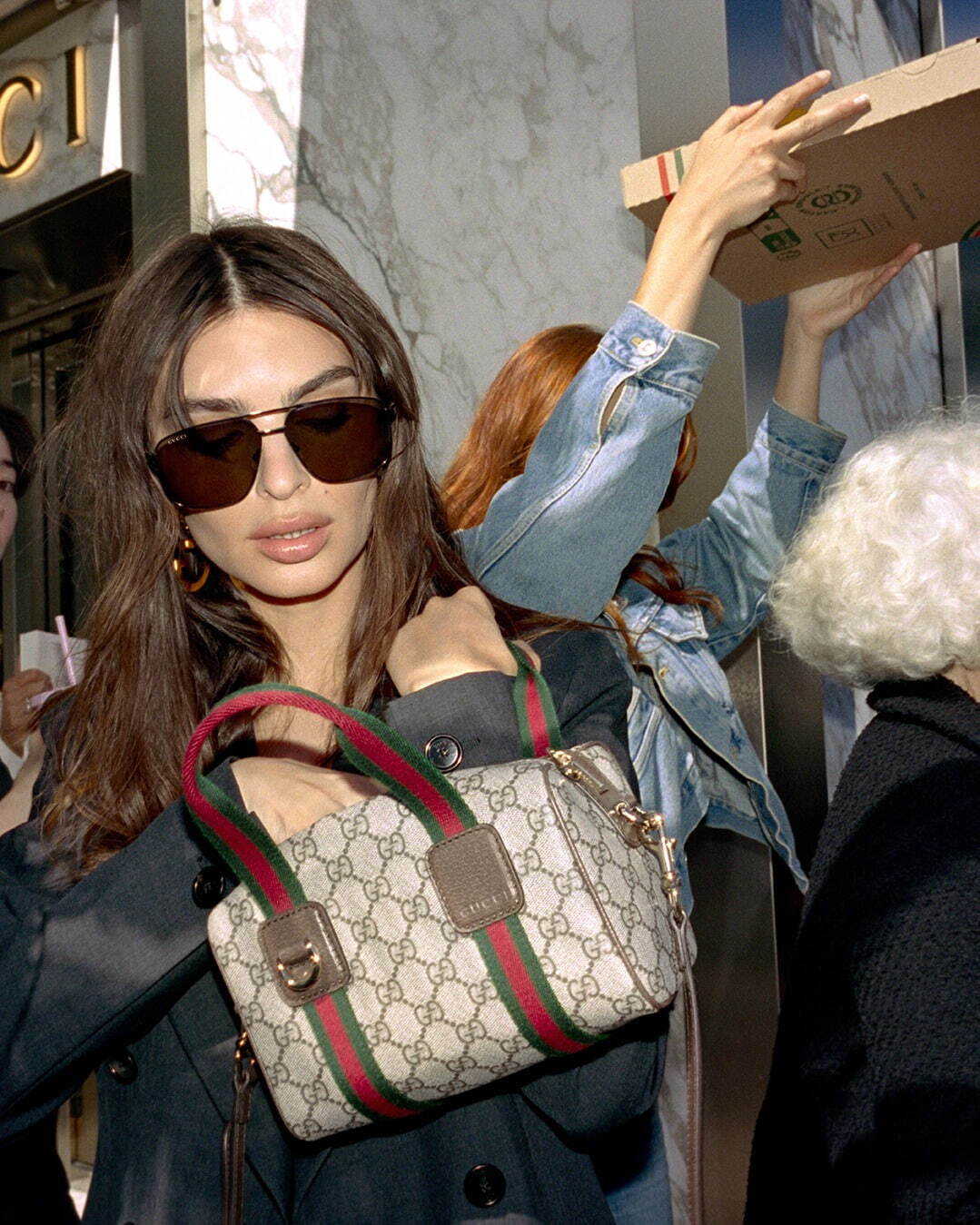 GUCCI GGキャンバス ショルダーバッグ - メルカリ