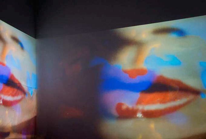 蜷川実花、初のセルフポートレイトを中心とした展覧会を原美術館で開催 - 映像インスタレーションも｜写真35