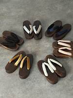 センスオブプレイス バイ アーバンリサーチ、花柄の“ワンピース型”浴衣セット＆レース鼻緒の下駄｜写真15