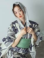 センスオブプレイス バイ アーバンリサーチ、花柄の“ワンピース型”浴衣セット＆レース鼻緒の下駄｜写真7