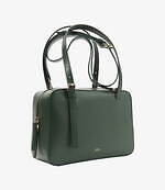 A.P.C.光沢レザーの横長ボックスバッグ、長さ調節可能なハンドル＆ストラップで3WAYに｜写真12