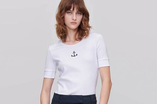 A.P.C.「マリンテイスト」のウィメンズウェア、“いかり刺繍入り”リブTシャツ＆デニムワンピ