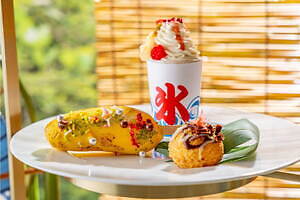 「夏祭りアフタヌーンティー」たこ焼き風シュークリーム、ストリングスホテル東京インターコンチネンタルで｜写真3