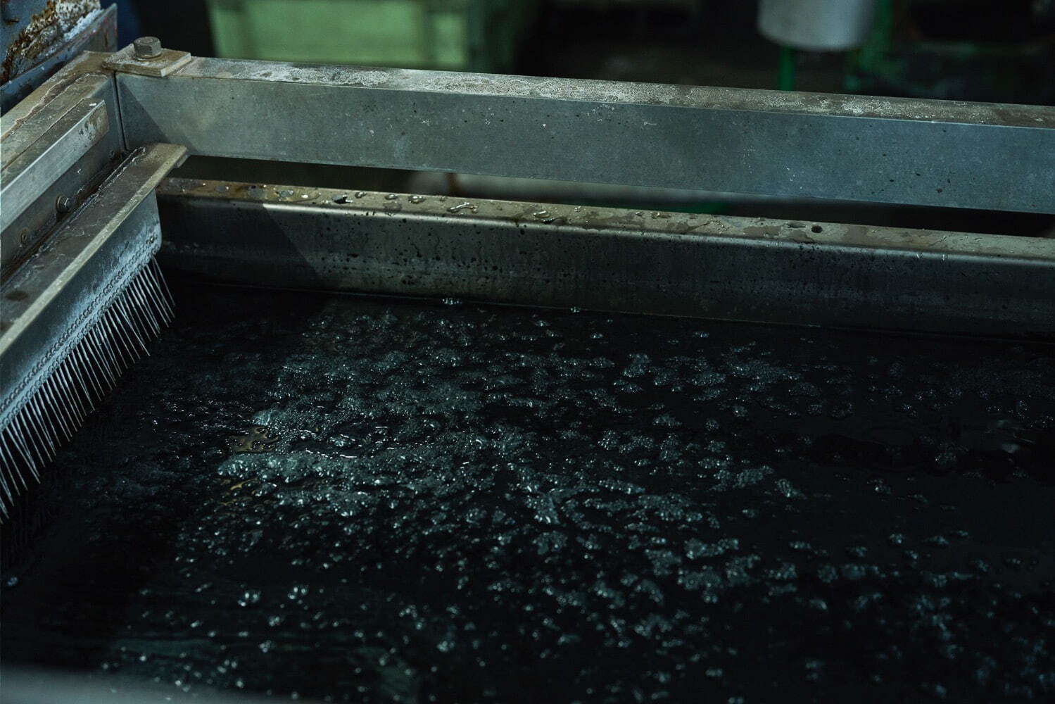 グラフペーパー“漆黒に浮かぶストライプ柄”ドレス＆シャツ、京都店限定で｜写真14