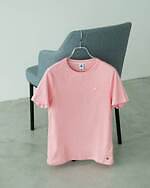 プチバトー×アーバンリサーチ ドアーズの限定Tシャツ、ピンクボーダーや筆記体ロゴ入りで｜写真4