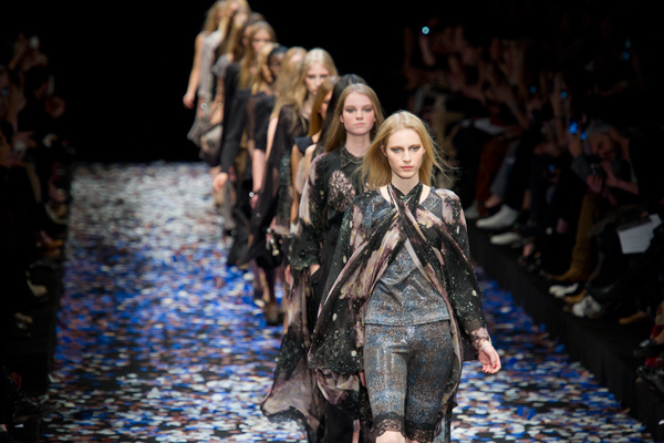 ギャスパー ユルケヴィッチ 2011年春夏<span>コレクション</span> - 写真1