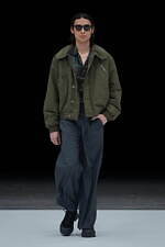 ヨーク 2025-26年秋冬コレクション - 光と影、わずかな違和感が生み出す夢幻的な美しさ｜写真10