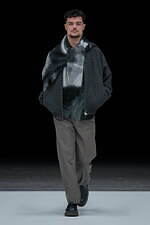 ヨーク 2025-26年秋冬コレクション - 光と影、わずかな違和感が生み出す夢幻的な美しさ｜写真18