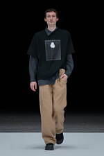 ヨーク 2025-26年秋冬コレクション - 光と影、わずかな違和感が生み出す夢幻的な美しさ｜写真19