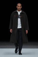 ヨーク 2025-26年秋冬コレクション - 光と影、わずかな違和感が生み出す夢幻的な美しさ｜写真2