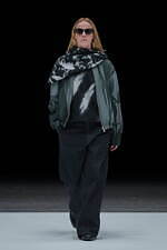 ヨーク 2025-26年秋冬コレクション - 光と影、わずかな違和感が生み出す夢幻的な美しさ｜写真20