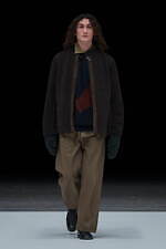 ヨーク 2025-26年秋冬コレクション - 光と影、わずかな違和感が生み出す夢幻的な美しさ｜写真24