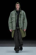 ヨーク 2025-26年秋冬コレクション - 光と影、わずかな違和感が生み出す夢幻的な美しさ｜写真27