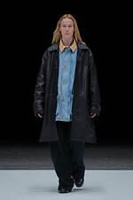 ヨーク 2025-26年秋冬コレクション - 光と影、わずかな違和感が生み出す夢幻的な美しさ｜写真28