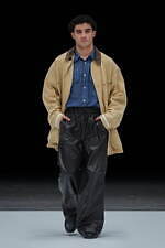 ヨーク 2025-26年秋冬コレクション - 光と影、わずかな違和感が生み出す夢幻的な美しさ｜写真29