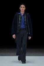 ヨーク 2025-26年秋冬コレクション - 光と影、わずかな違和感が生み出す夢幻的な美しさ｜写真31