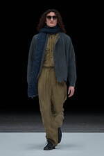 ヨーク 2025-26年秋冬コレクション - 光と影、わずかな違和感が生み出す夢幻的な美しさ｜写真32