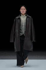 ヨーク 2025-26年秋冬コレクション - 光と影、わずかな違和感が生み出す夢幻的な美しさ｜写真4