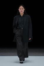 ヨーク 2025-26年秋冬コレクション - 光と影、わずかな違和感が生み出す夢幻的な美しさ｜写真41