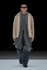 ヨーク 2025-26年秋冬コレクション - 光と影、わずかな違和感が生み出す夢幻的な美しさ｜写真8