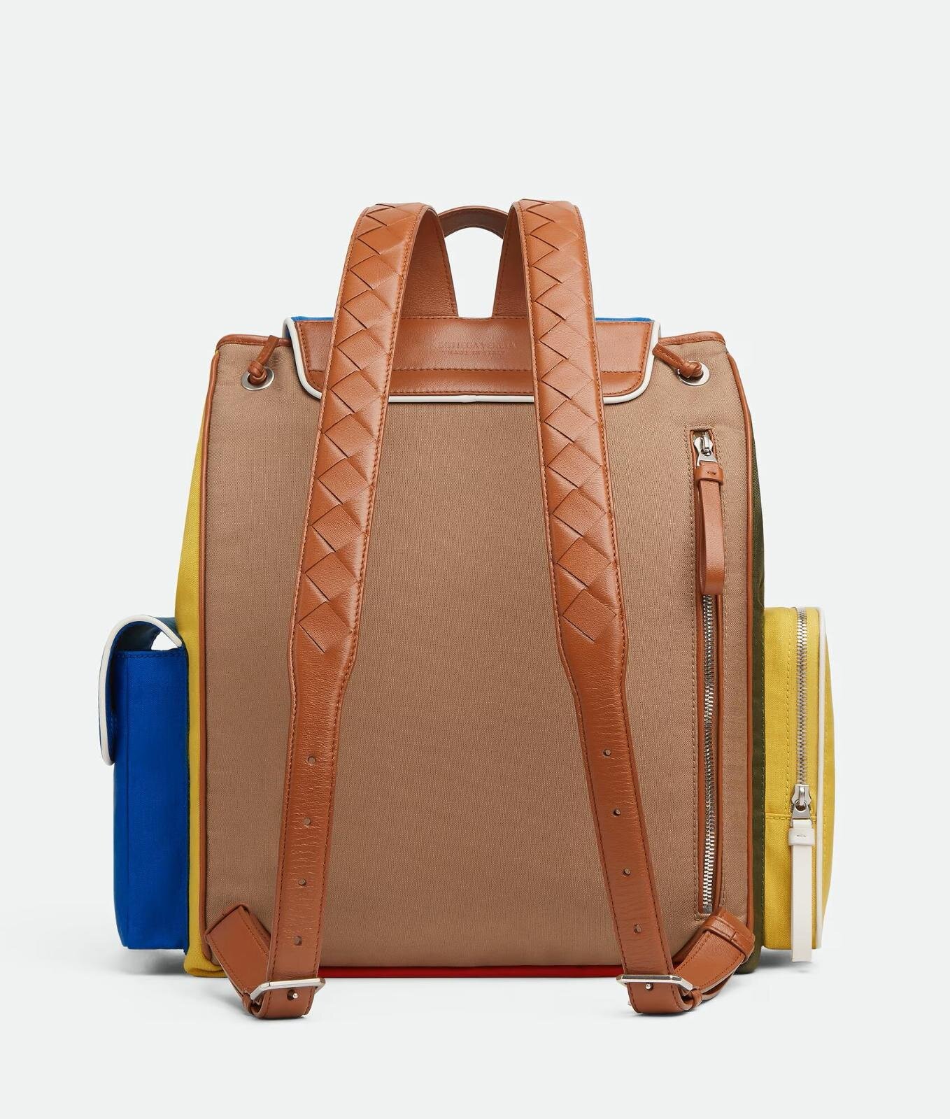 ボッテガ・ヴェネタより、鮮やかマルチポケットのバックパック｜写真4