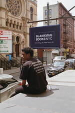 ドーバー 銀座限定Tシャツ“犬”に見立てた文字グラフィック＆KYNEのアートプリント｜写真58