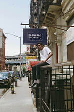 ドーバー 銀座限定Tシャツ“犬”に見立てた文字グラフィック＆KYNEのアートプリント｜写真48