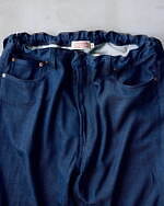 ナイスネス初の旗艦店が東京・恵比寿にオープン、“野蚕シルク”の限定デニムパンツも｜写真2