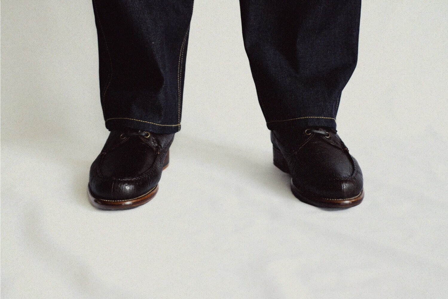 レユッカスのレショップ限定メンズレザーシューズ、“曲線切り替えアッパー”サンダルなど｜写真14