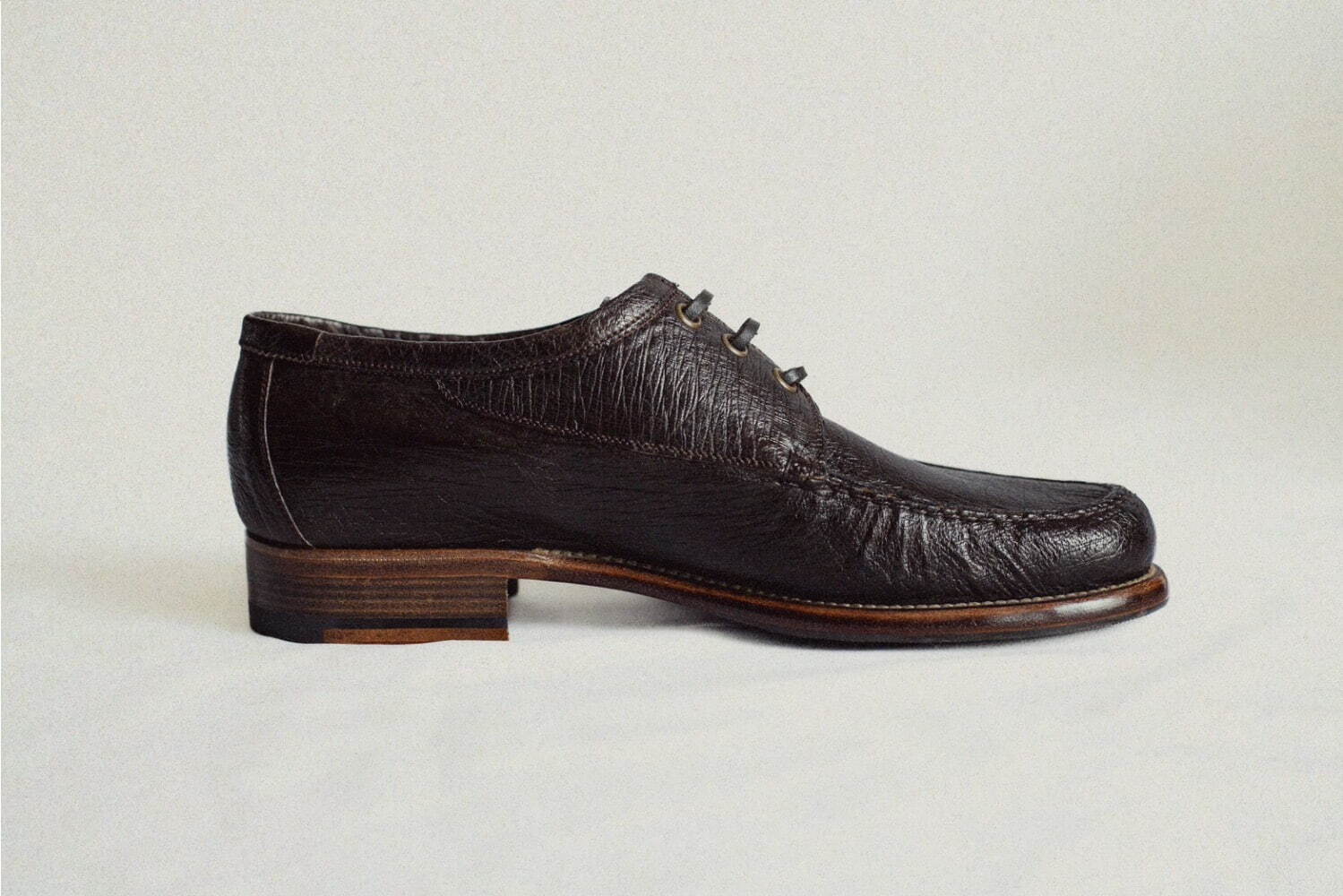 レユッカスのレショップ限定メンズレザーシューズ、“曲線切り替えアッパー”サンダルなど｜写真21