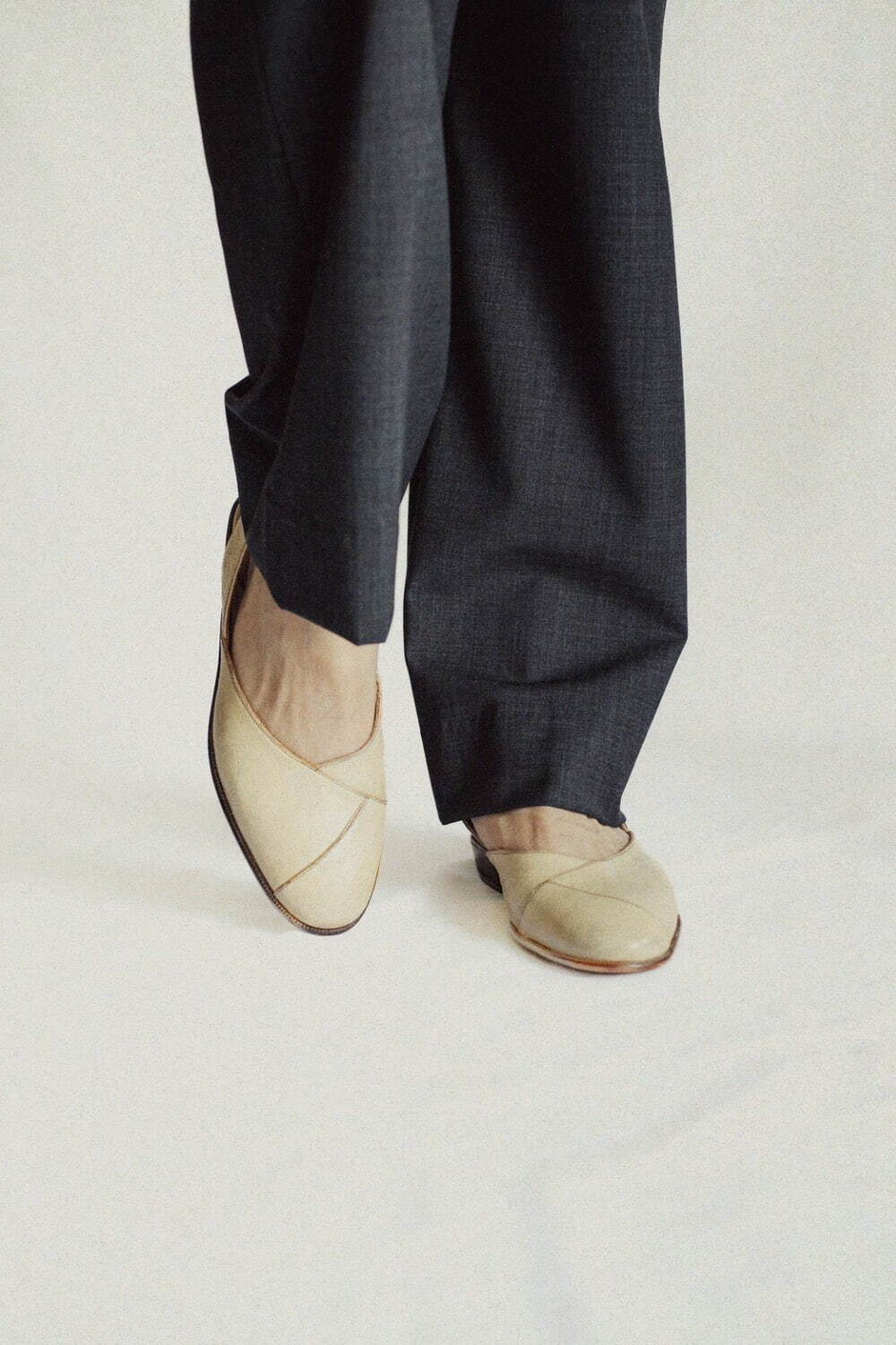 レユッカスのレショップ限定メンズレザーシューズ、“曲線切り替えアッパー”サンダルなど｜写真8