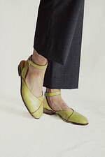 レユッカスのレショップ限定メンズレザーシューズ、“曲線切り替えアッパー”サンダルなど｜写真6