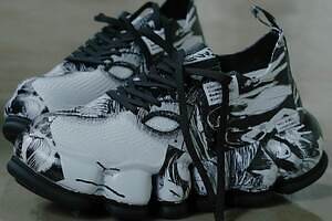 ミキオサカベ×伊藤潤二のホラー漫画「富江」“目”が浮かび上がるTシャツやぷっくり厚底スニーカー