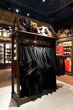 「ハリー・ポッター ショップ」日本初の旗艦店が原宿に、限定グッズや“バタービールバー”｜写真65