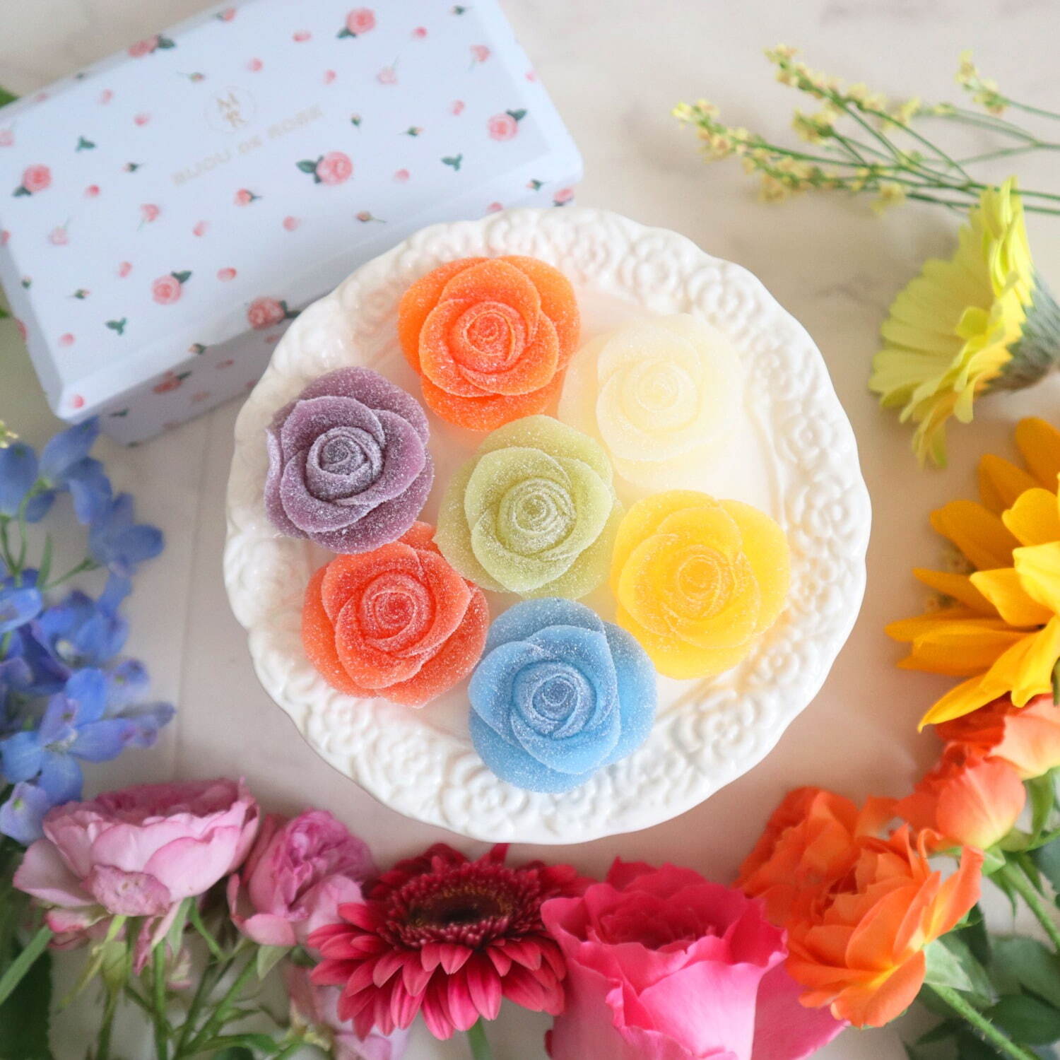 花屋が作る“バラ型”もちっと食感グミ、カラフルな花束風ギフトボックス＆虹色パウチ入りなど｜写真7