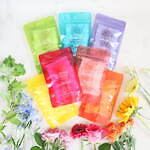 花屋が作る“バラ型”もちっと食感グミ、カラフルな花束風ギフトボックス＆虹色パウチ入りなど｜写真1