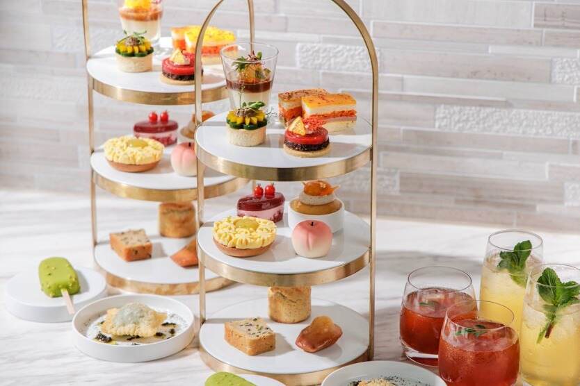 フランボワーズ｜フォーシーズンズホテル東京大手町「南仏の楽園」着想アフタヌーンティー、“まるで桃”ムースなど