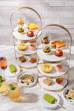 フォーシーズンズホテル東京大手町「南仏の楽園」着想アフタヌーンティー、“まるで桃”ムースなど｜写真1