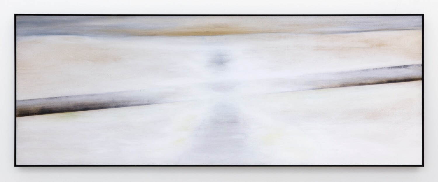 国松希根太 《HORIZON》 2017年
80×180cm 板にアクリル絵具と木炭/鉄 撮影:瀧原界