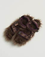 ベッドフォード×スイコックが初コラボ、“贅沢ファー”を敷き詰めたストラップサンダル｜写真2