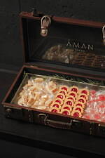 アマン東京の桃尽くしアフタヌーンティー、“ダージリン香る”ピーチタルトや桃のシュークリーム｜写真2