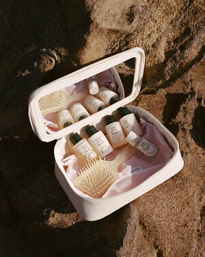 ノンフィクション25年夏コスメ、“香りが変わる”ローズのヘアミスト＆ミニコスメセット｜写真4