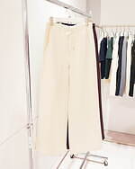 GU25年秋冬の注目ウィメンズアイテム、ゴールドボタン輝くニットカーデ＆バミューダパンツなど｜写真33