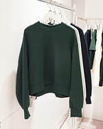 GU25年秋冬の注目ウィメンズアイテム、ゴールドボタン輝くニットカーデ＆バミューダパンツなど｜写真10