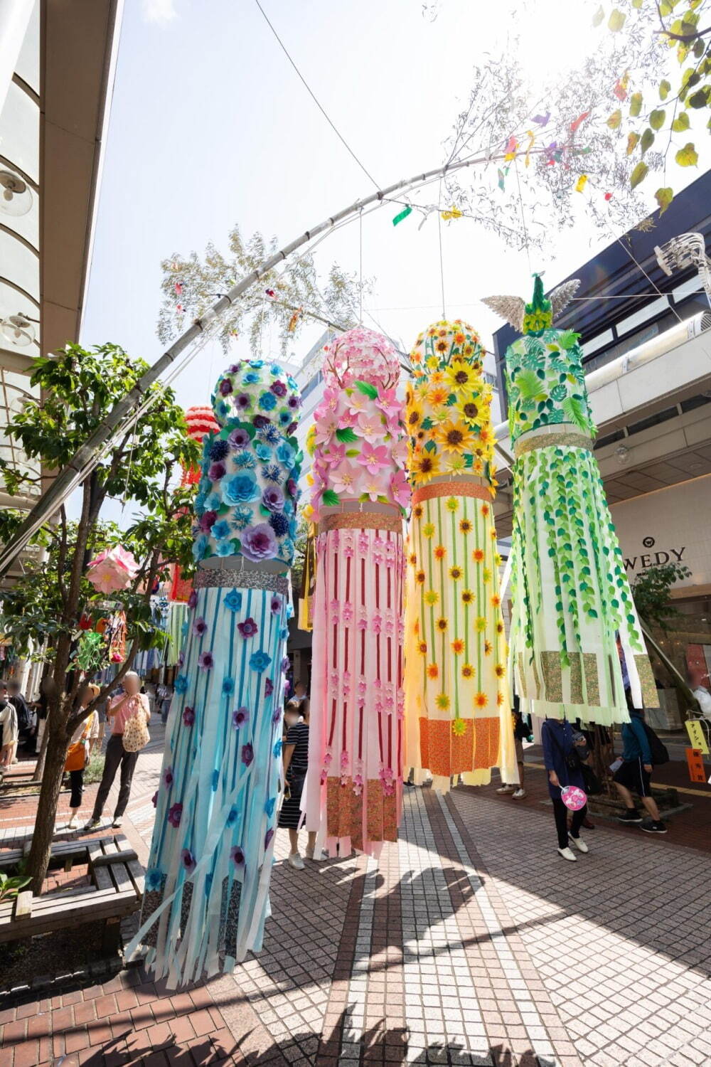 「仙台七夕まつり」豪華絢爛な笹飾りが彩る東北の夏祭り、夜にはライトアップイベントも｜写真2